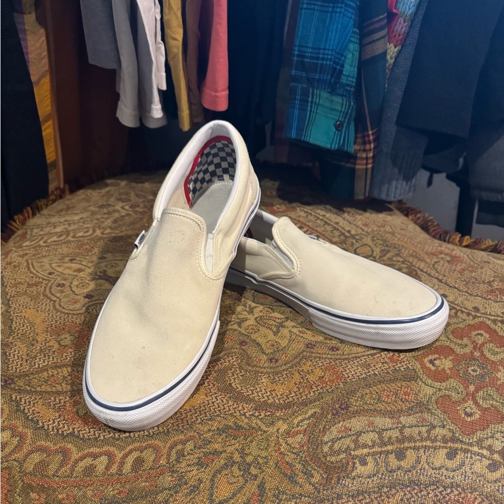 Vans pro white slip ons